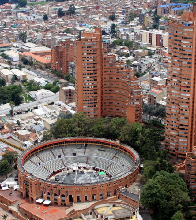Torres_del_parque_-_Plaza_de_toros